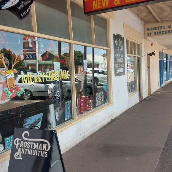 Meet your Posher, Chris - Picture 1 of 1